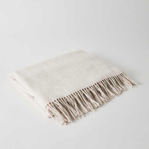 Aritzia Accessories - Aritzia Wilfred The Classic Wool Scarf
